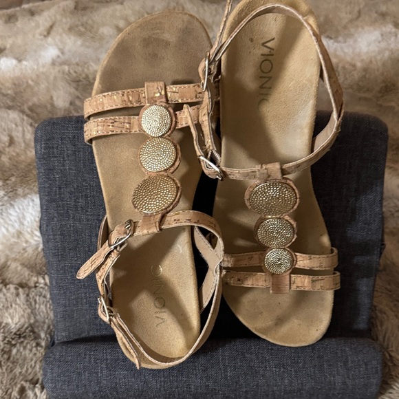 Vionic Women's Tan Strappy Sandals with Gold Accents - Picture 4 of 4